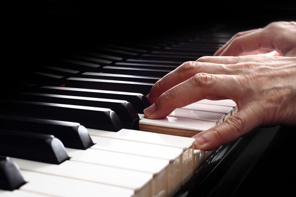 بهترین آموزشگاه موسیقی در کرج-آموزش پیانو مقدماتی