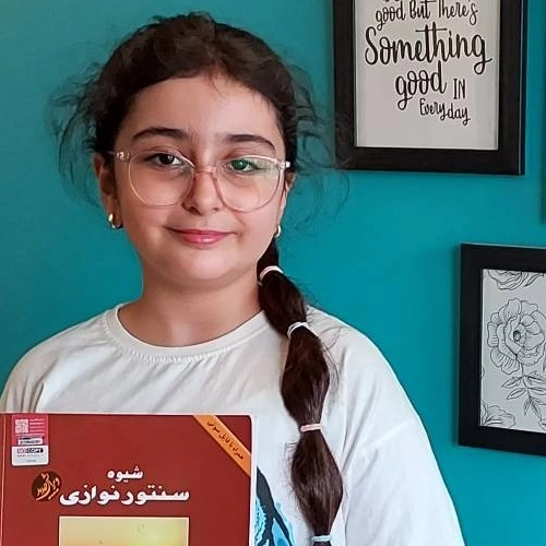 ترگل رضایی هنرجوی سنتور